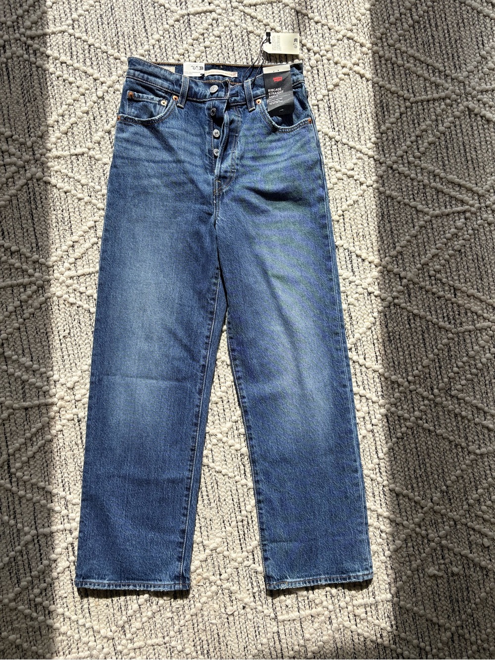 Levi's Women's Medium Blue Cropped Straight Jeans